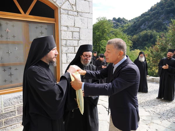 Vizita-Guvernatorului-Sfantului-Munte-10