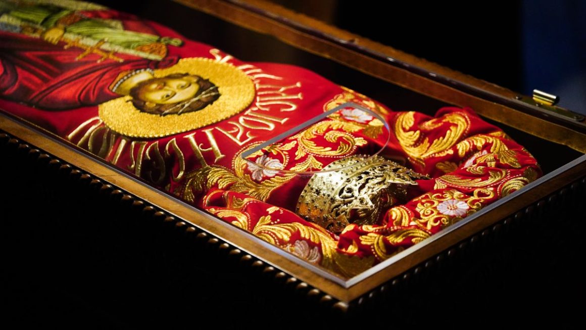 S-a întâmplat acum 126 de ani: Ce a pățit femeia care a rupt o bucată ...